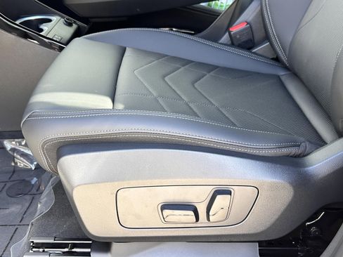 Used 2026 BMW X1 xDrive28i w/ Technology Package image 17