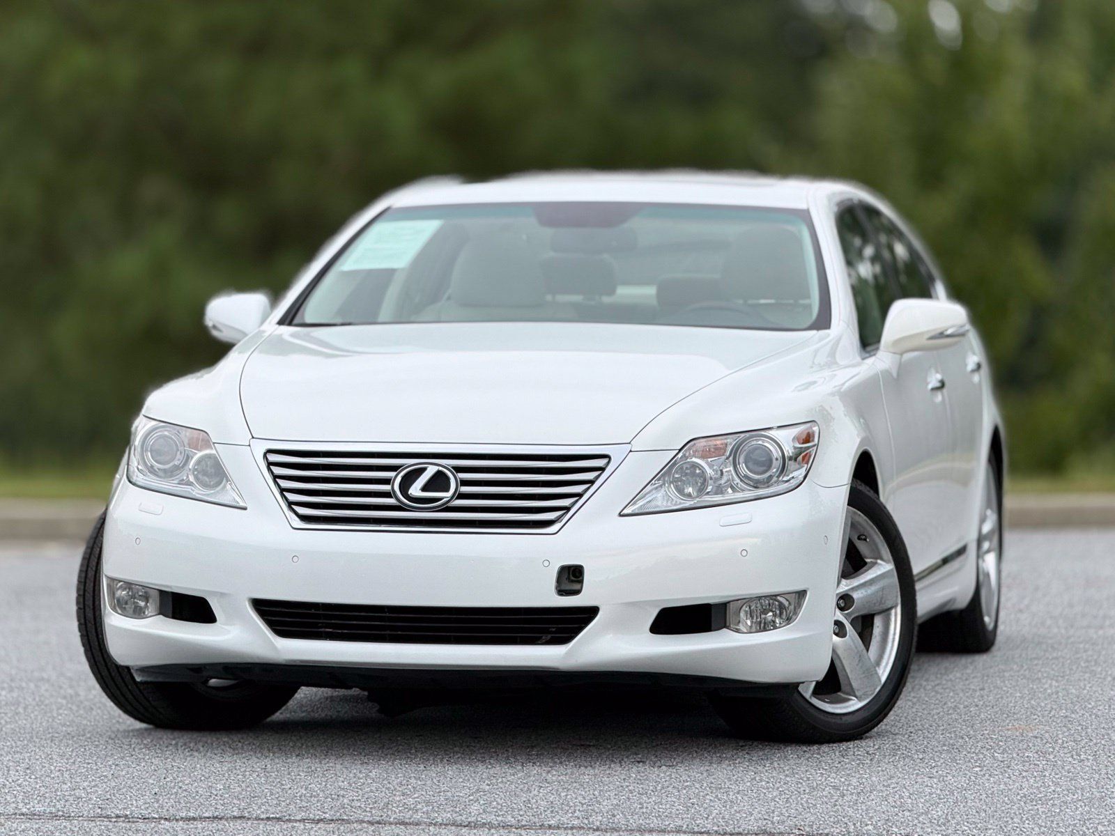 Used 2011 Lexus LS 460 w/ Comfort Pkg RWD image 2