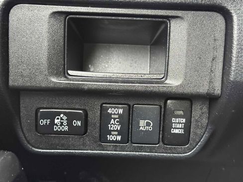 Used 2018 Toyota Tacoma TRD Off-Road image 27