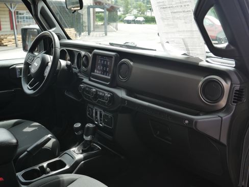 Used 2019 Jeep Wrangler Sport AWD/4WD image 24