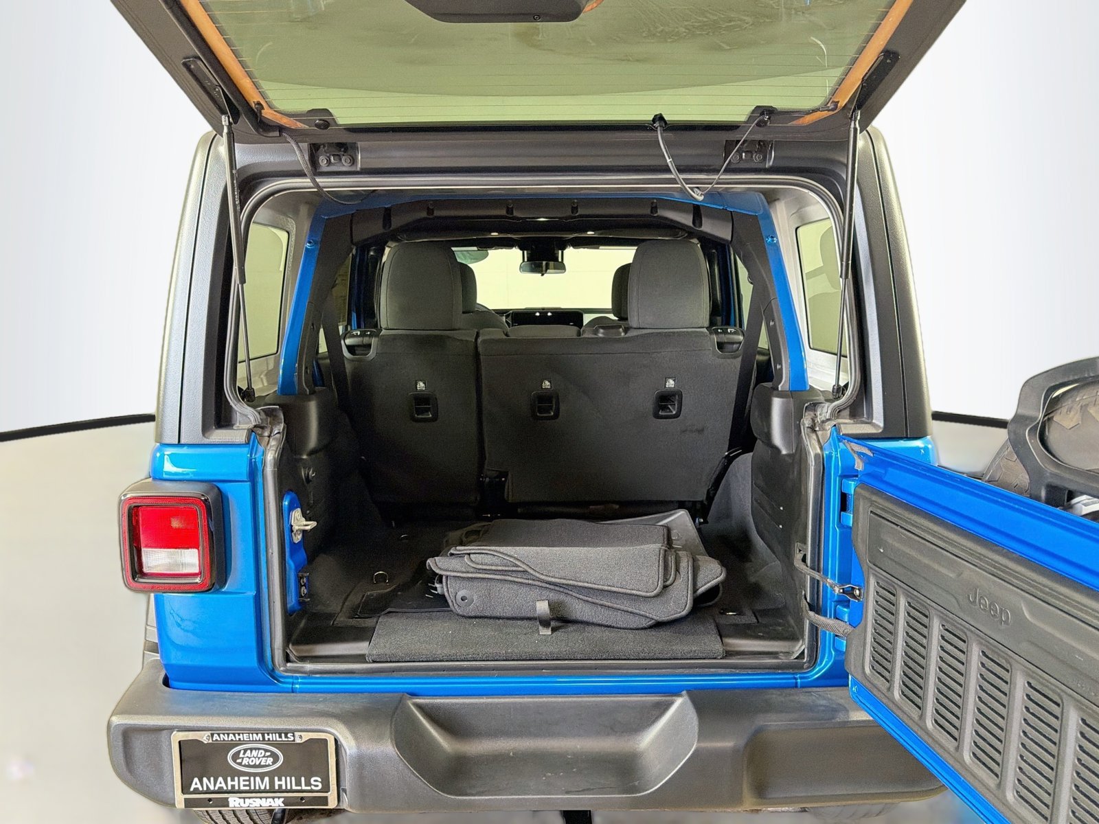 Used 2024 Jeep Wrangler Unlimited Sport AWD/4WD image 26