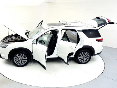 Used 2023 Nissan Pathfinder SL w/ SL Premium Package image 22