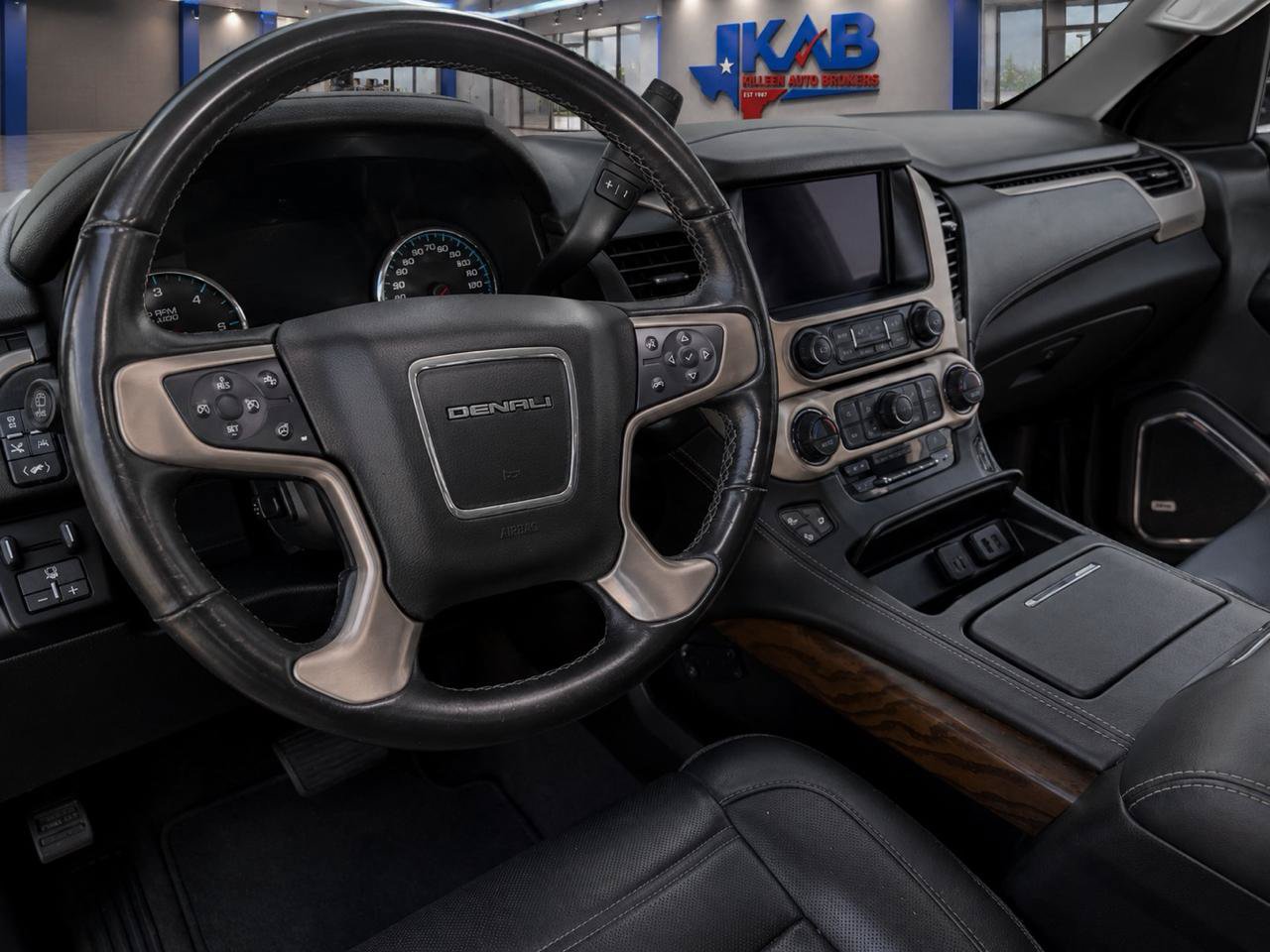 Used 2019 GMC Yukon Denali w/ Denali Ultimate Package AWD/4WD image 11