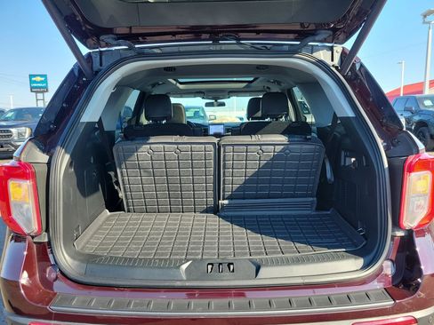 Certified 2023 Ford Explorer XLT w/ Equipment Group 202A image 10