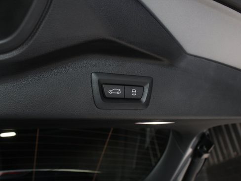 Used 2025 BMW X5 sDrive40i w/ M Sport Package RWD image 81