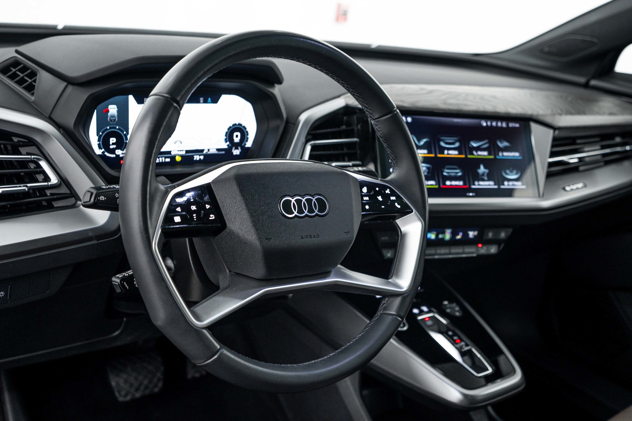 Certified 2024 Audi Q4 e-tron Premium Plus AWD/4WD image 9