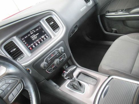 Used 2022 Dodge Charger SXT image 28