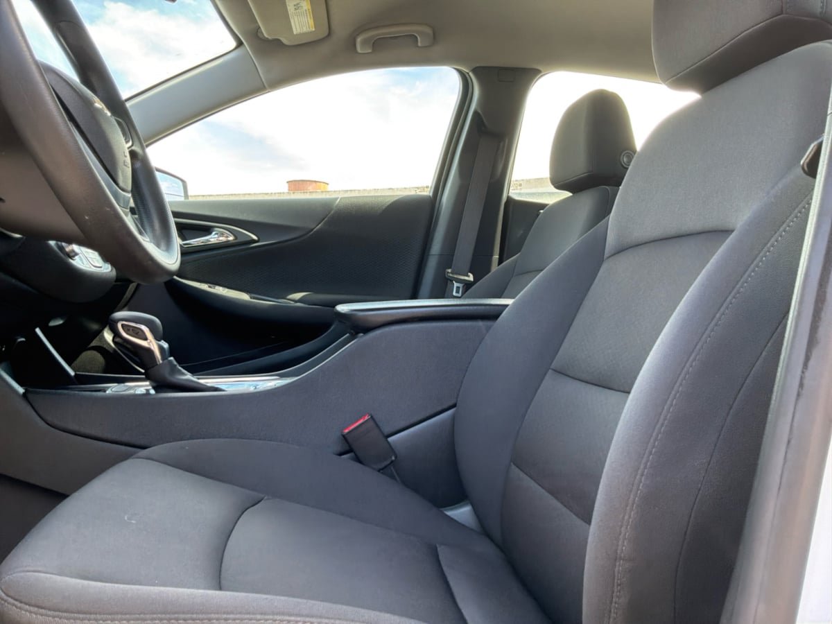 Used 2023 Chevrolet Malibu LT FWD image 18
