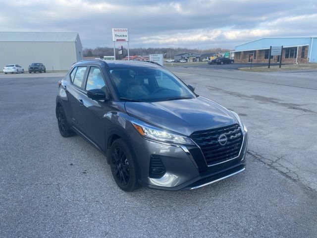 Used 2024 Nissan Kicks SR w/ SR Premium Package FWD image 8