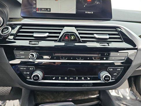 Used 2019 BMW 530e w/ Premium Package image 24