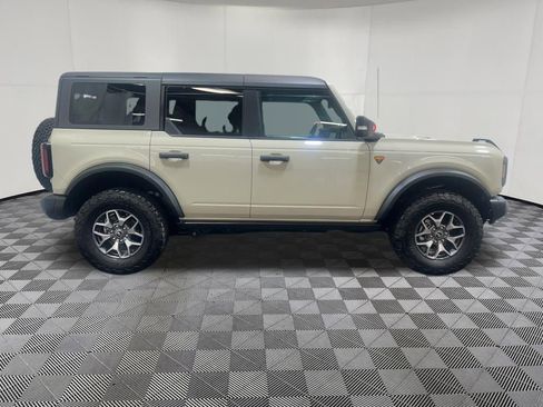 Used 2025 Ford Bronco Badlands AWD/4WD image 8
