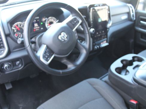 Used 2024 RAM 2500 Big Horn w/ Sport Appearance Package image 24