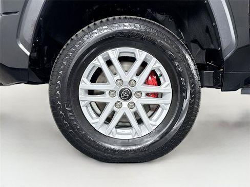 Used 2023 Toyota Tundra SR5 w/ SR5 Convenience Package AWD/4WD image 40