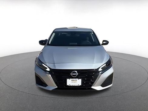 Used 2025 Nissan Altima 2.5 SV FWD image 4