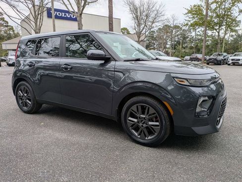 Used 2022 Kia Soul EX image 2