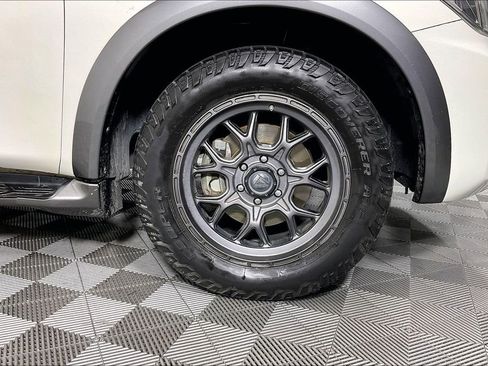 Used 2020 Nissan Armada SL w/ Premium Package image 11