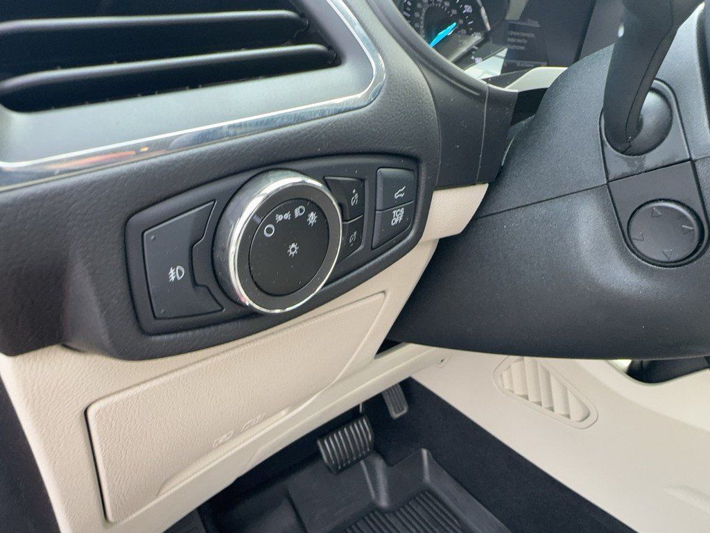 Used 2023 Ford Edge Titanium w/ Equipment Group 301A AWD/4WD image 19