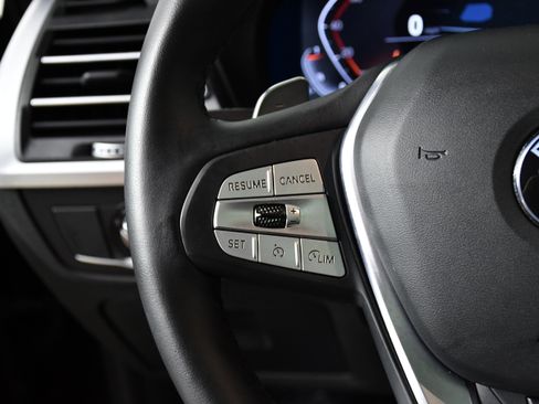 Used 2025 BMW X4 xDrive30i image 11