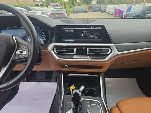 Used 2022 BMW 330e xDrive w/ Premium Package image 18