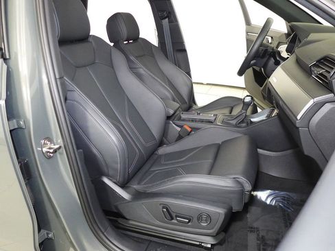 Used 2025 Audi Q3 2.0T Premium w/ Convenience Package image 12