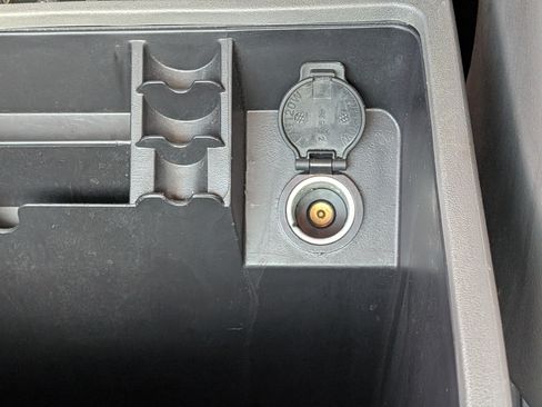 Used 2019 Nissan Frontier SL RWD image 31