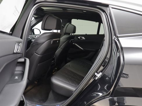 New 2026 BMW X6 xDrive40i w/ Climate Comfort Package image 14