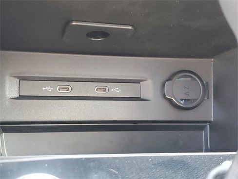 New 2025 Volkswagen Taos SEL image 31