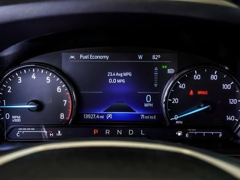 Used 2024 Ford Explorer XLT RWD image 28