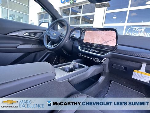 New 2026 Chevrolet Equinox EV LT image 44