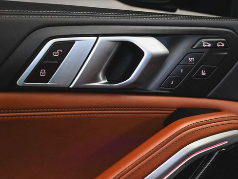 Used 2024 BMW X6 M60i image 9