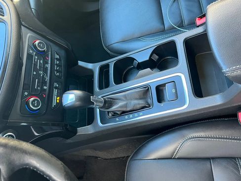 Used 2017 Ford Escape Titanium w/ Equipment Group 301A AWD/4WD image 16