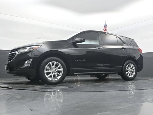 Used 2021 Chevrolet Equinox LS w/ LS Convenience Package FWD image 28