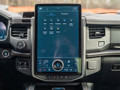 Certified 2023 Ford Expedition Platinum image 40