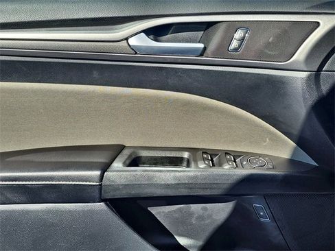 Used 2018 Ford Fusion S image 17