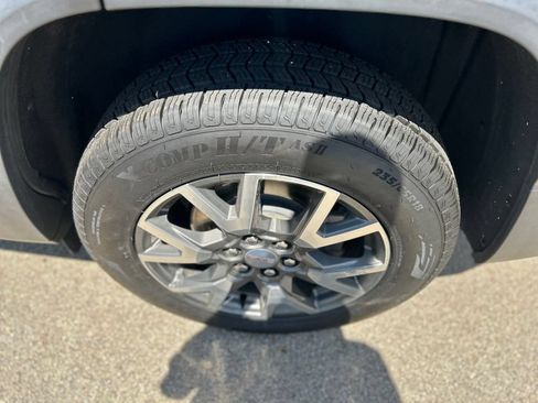 Used 2023 GMC Acadia SLE w/ Driver Convenience Package FWD image 41
