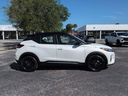 Certified 2023 Nissan Kicks SR w/ SR Premium Package FWD image 3