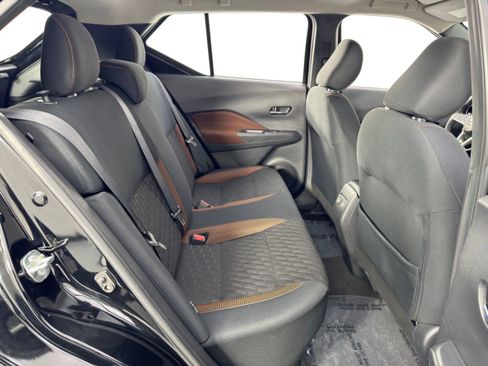 Used 2022 Nissan Kicks SR image 32