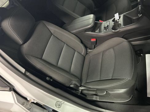 Used 2023 GMC Terrain SLE w/ Driver Convenience Package FWD image 24