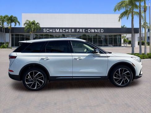 Used 2023 Lincoln Corsair Reserve w/ Equipment Group 201A FWD image 8