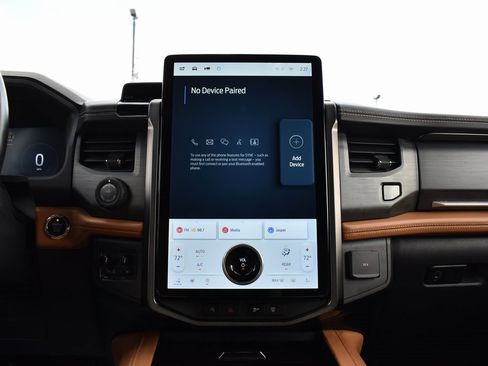 Used 2023 Ford Expedition Platinum image 19