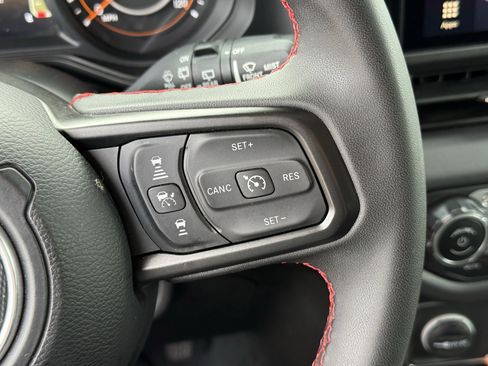 Used 2024 Jeep Wrangler Unlimited Rubicon AWD/4WD image 18
