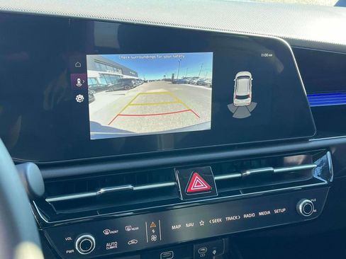 Certified 2025 Kia Niro EX image 24