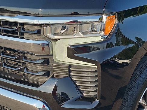 Used 2023 Chevrolet Silverado 1500 LT AWD/4WD image 28