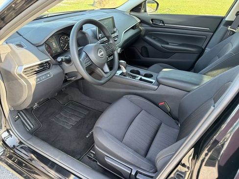 Certified 2025 Nissan Altima 2.5 S FWD image 11