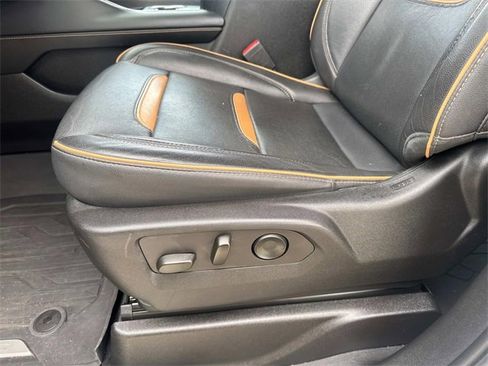 Used 2023 GMC Yukon XL AT4 w/ AT4 Premium Plus Package image 21