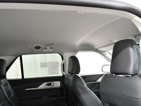 New 2026 Ford Explorer Active w/ Active Comfort Package AWD/4WD image 18