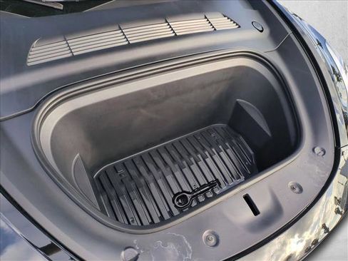 Used 2022 Tesla Model Y Performance image 25