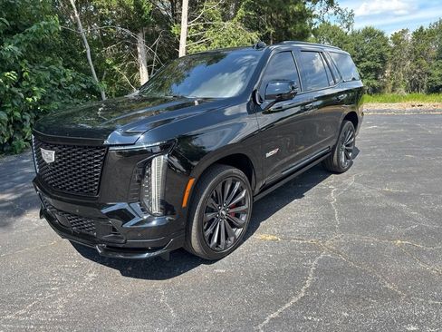 Used 2025 Cadillac Escalade V w/ LPO, Floor Liner Package AWD/4WD image 33