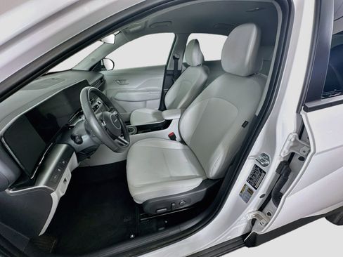 Used 2025 Hyundai Kona SEL FWD image 13