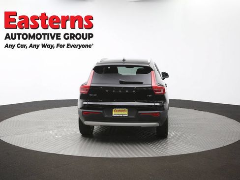 Used 2022 Volvo XC40 T5 Momentum AWD/4WD image 37
